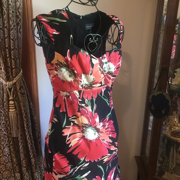 Not for sell yet Connected apparel dress - Picture 3 of 6